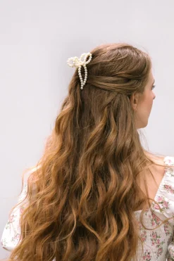 Cindy Pearl Bow Claw Clip