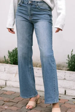 Robbie Straight Leg Jeans