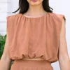 Robin Cropped Bubble Tank